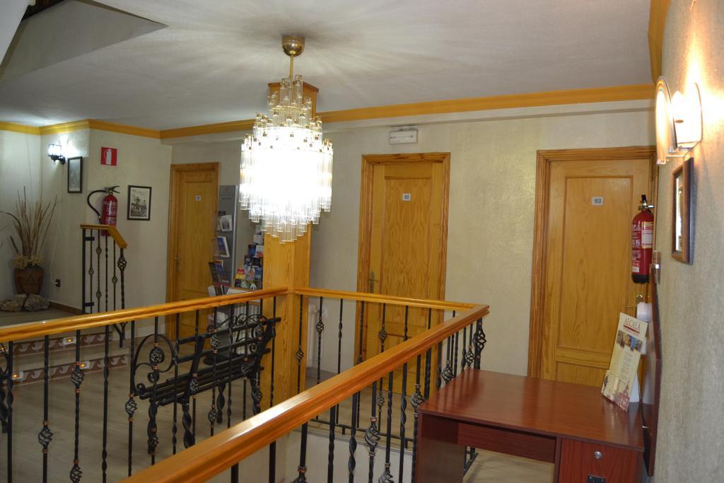Hostal Don Juan I Alcalá de Henares Exterior photo