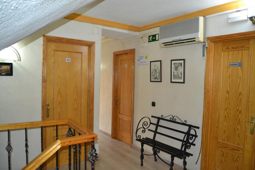 Hostal Don Juan I Alcalá de Henares Exterior photo